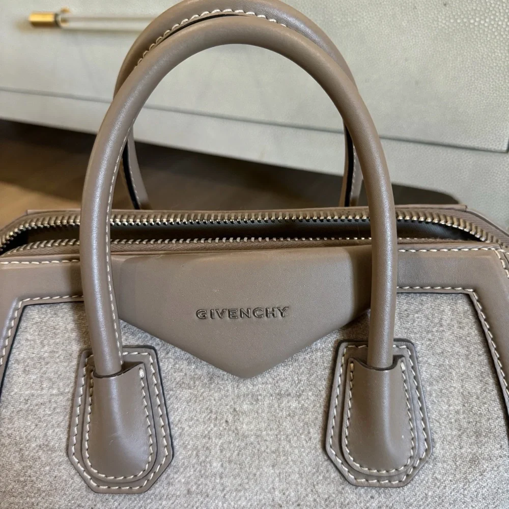 Givenchy Antigona Wool/Leather Bag - Picture 3 of 15
